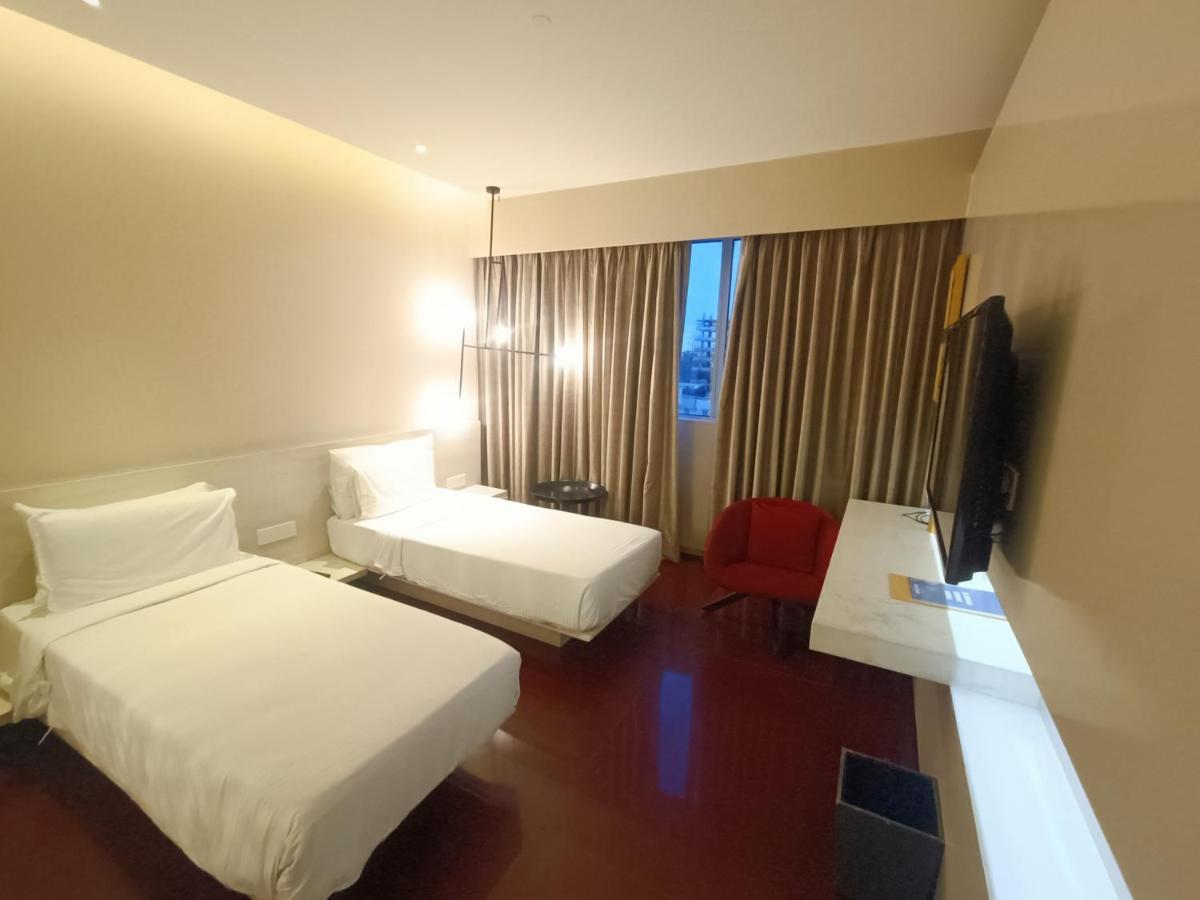 Boulevard By Design Hotel Chennai Exterior foto